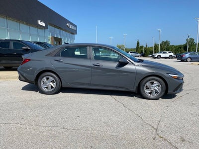 2026 Hyundai ELANTRA SE