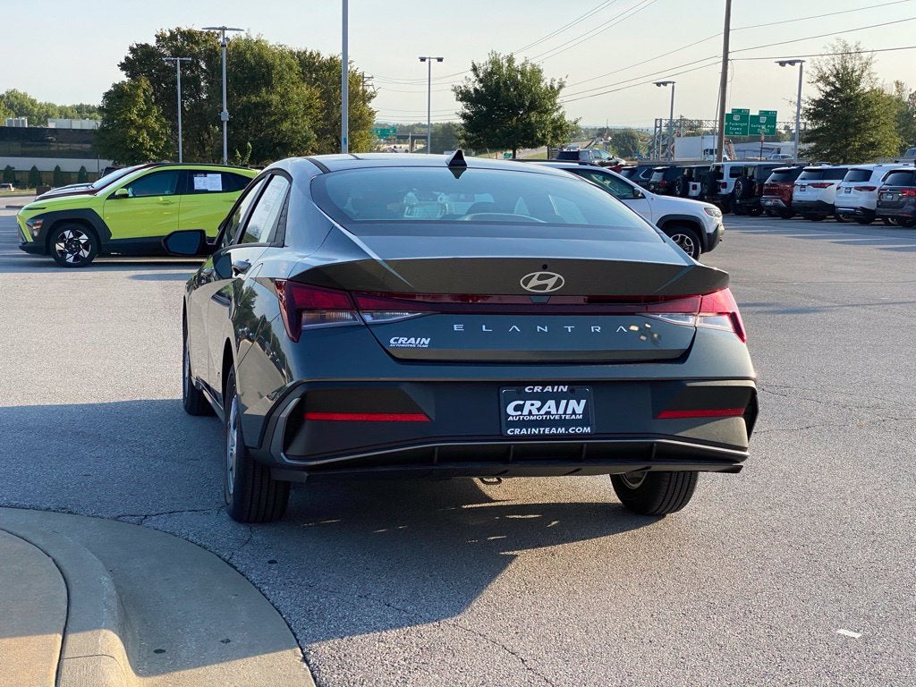 2026 Hyundai ELANTRA SE