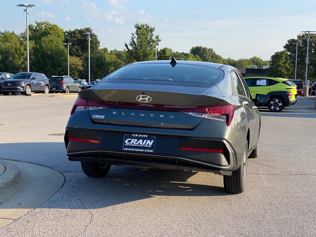 2026 Hyundai ELANTRA SE