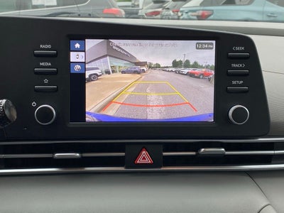 2024 Hyundai ELANTRA SE