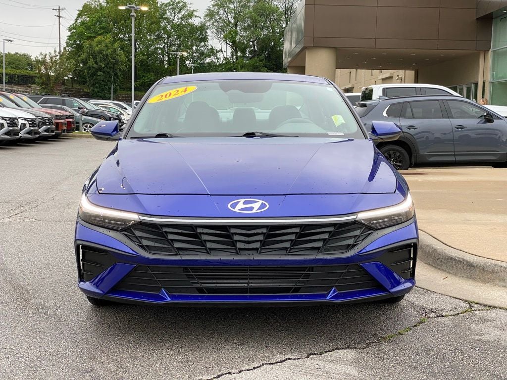 2024 Hyundai ELANTRA SE