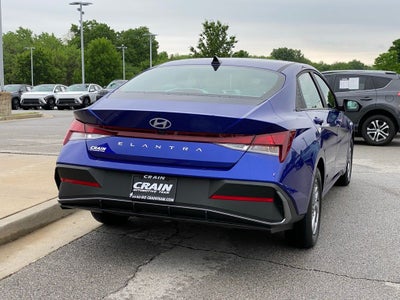 2024 Hyundai ELANTRA SE