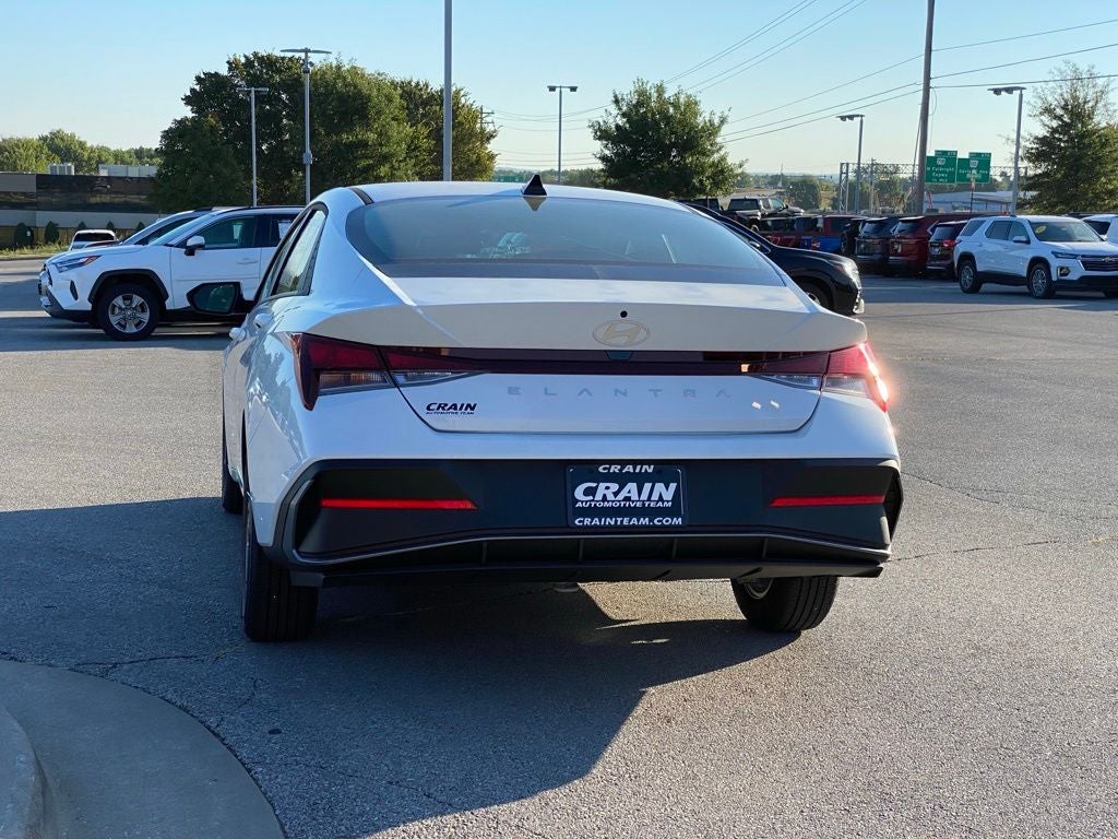 2026 Hyundai ELANTRA SE
