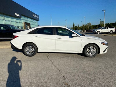 2026 Hyundai ELANTRA SE