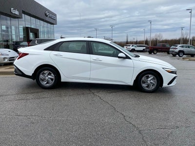 2026 Hyundai ELANTRA SE