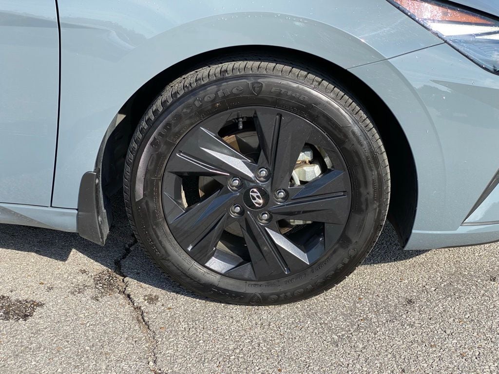 2022 Hyundai ELANTRA SEL