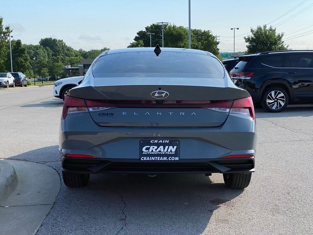 2022 Hyundai ELANTRA SEL