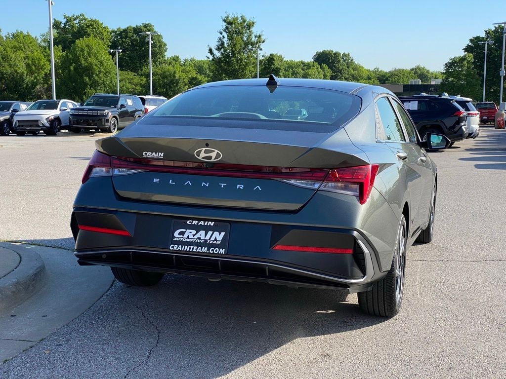 2024 Hyundai ELANTRA SEL