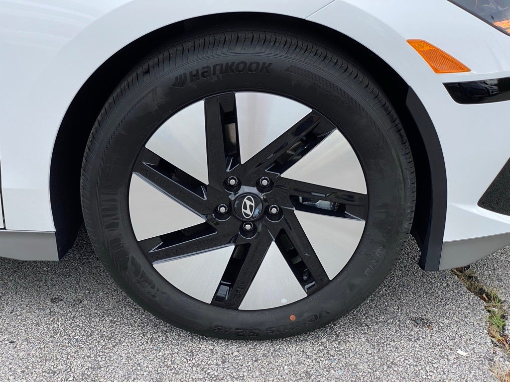 2025 Hyundai IONIQ 6 SE