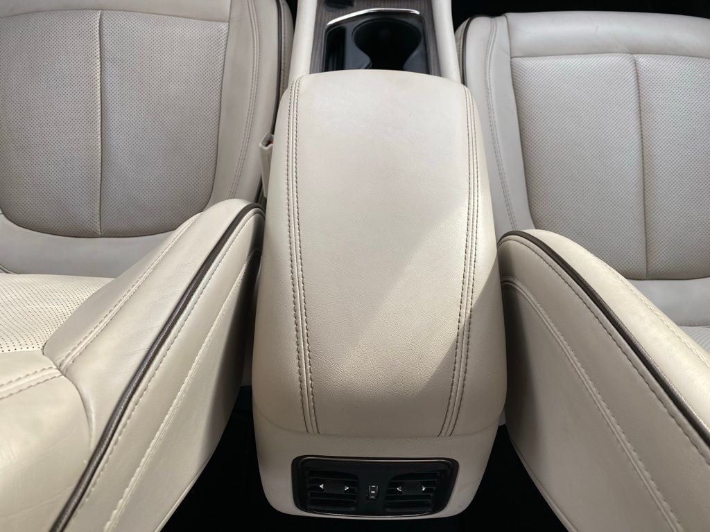 2015 Chrysler 200 C SUPER CLEAN!