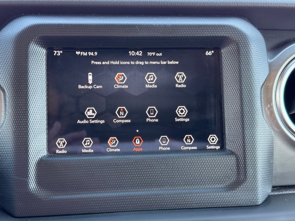 2019 Jeep Wrangler Unlimited Sahara APPLE CAR PLAY / CLEAN CARFAX/ 1 OWNER