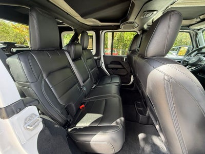2019 Jeep Wrangler Unlimited Sahara - 4WD / CLEAN CARFAX / DANA AXLE