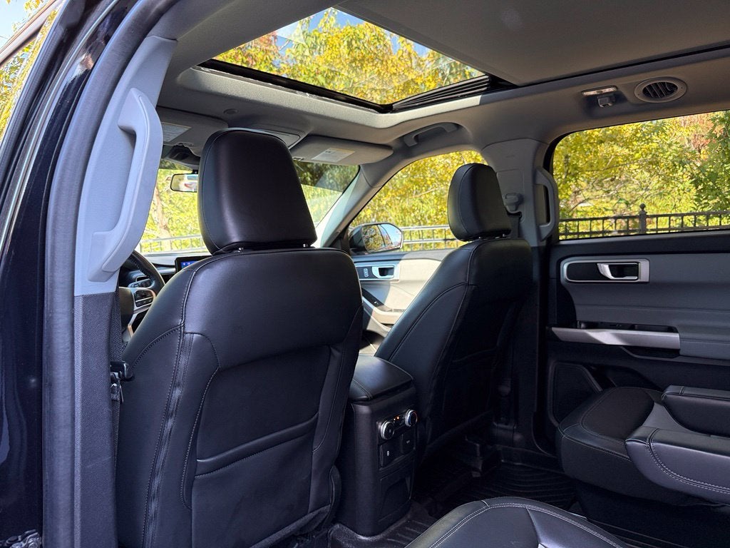 2022 Ford Explorer XLT - PANORAMIC SUNROOF / CLEAN CARFAX