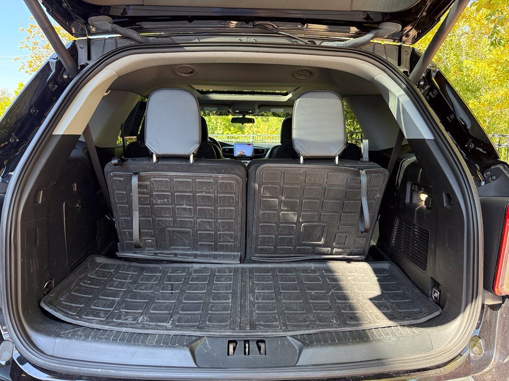 2022 Ford Explorer XLT - PANORAMIC SUNROOF / CLEAN CARFAX