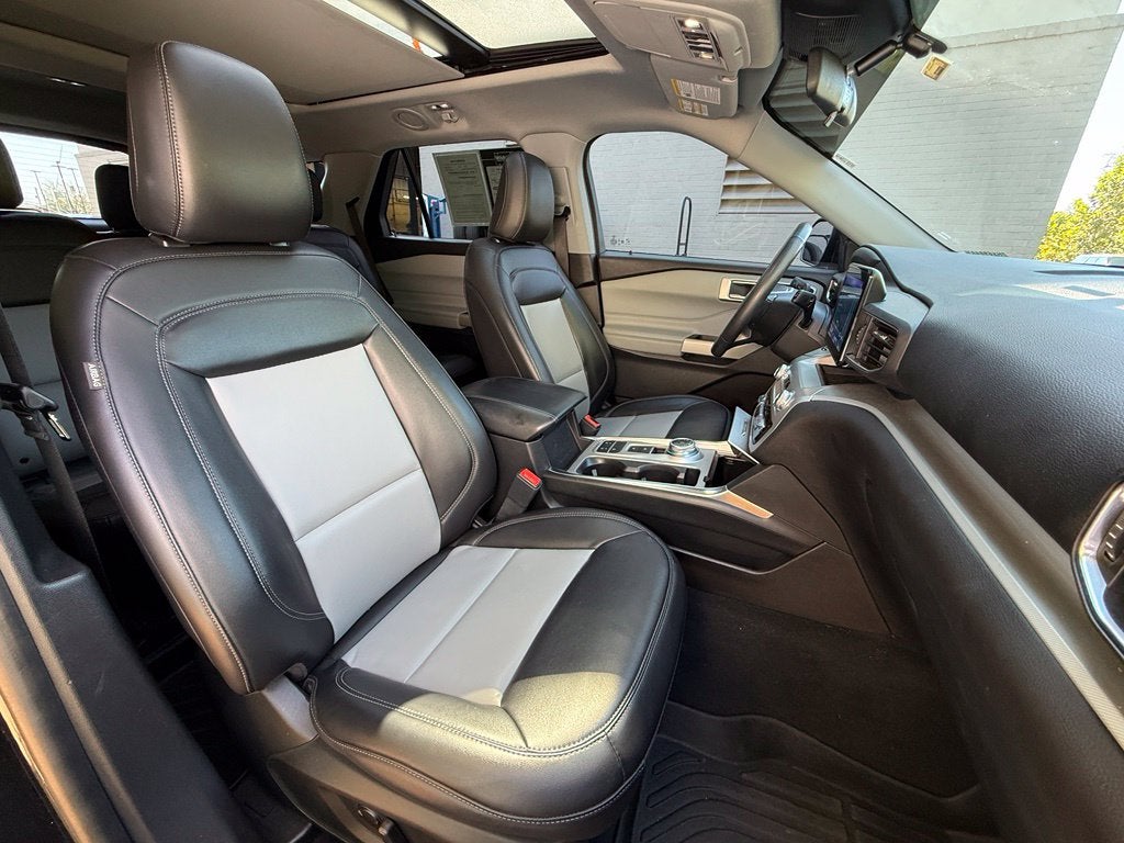 2022 Ford Explorer XLT - PANORAMIC SUNROOF / CLEAN CARFAX