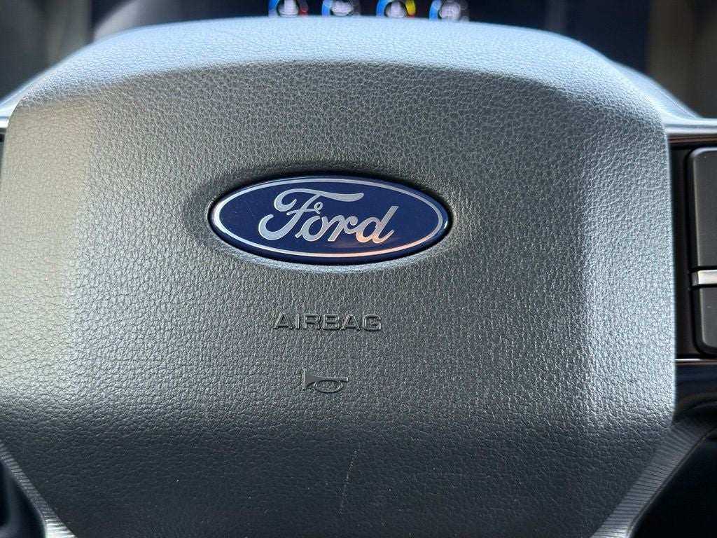 2025 Ford F-150 Platinum - 4WD / CLEAN CARFAX / ONE OWNER