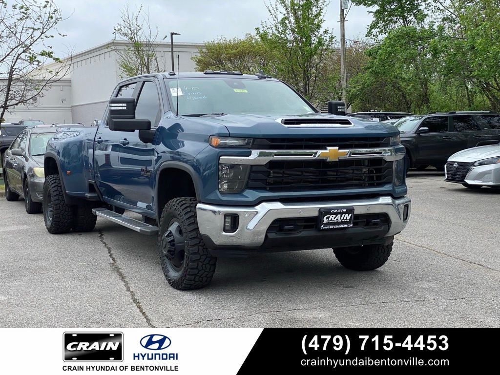 2025 Chevrolet Silverado 3500HD LT Lifted Big Wheels & Tires