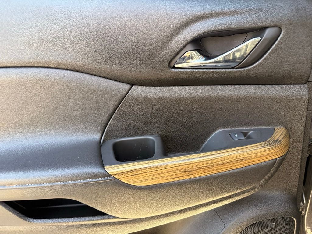 2017 GMC Acadia Denali LOW MILES!!