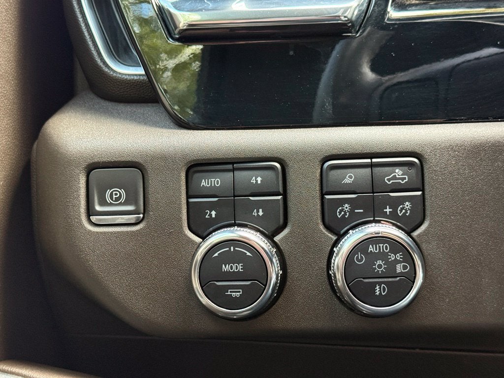 2024 GMC Sierra 2500HD SLT - 4WD / CLEAN CARFAX HISTORY