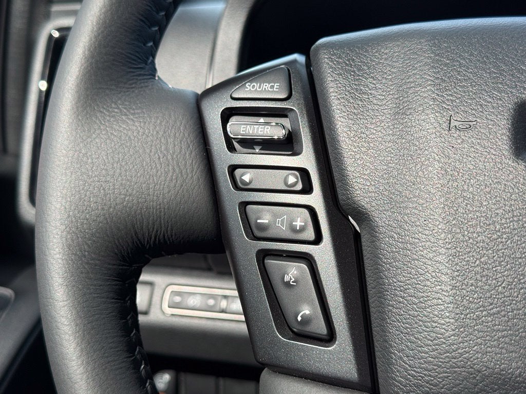2026 Nissan Frontier SV - 4WD / CLEAN CARFAX / ONE OWNER