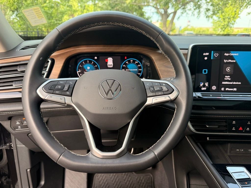 2024 Volkswagen Atlas 2.0T SE w/Technology
