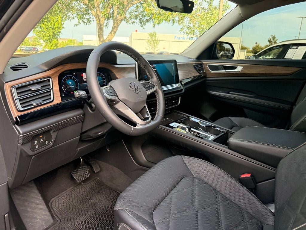 2024 Volkswagen Atlas 2.0T SE w/Technology