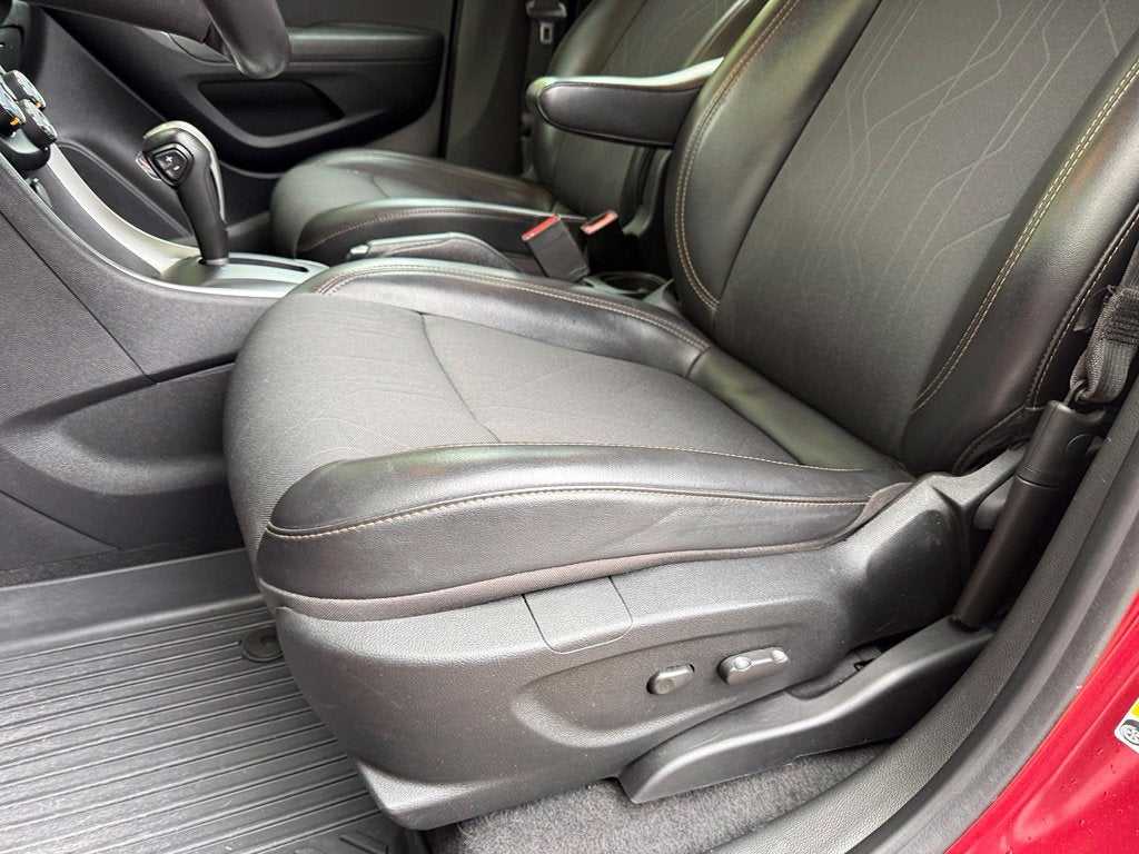 2020 Chevrolet Trax LT - CARFAX ONE OWNER