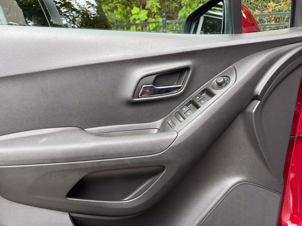 2020 Chevrolet Trax LT - CARFAX ONE OWNER