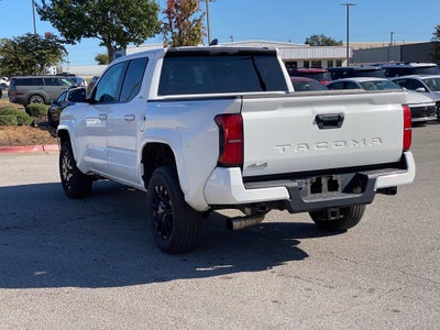 2025 Toyota Tacoma SR5 - 4WD / CLEAN CARFAX / ONE OWNER