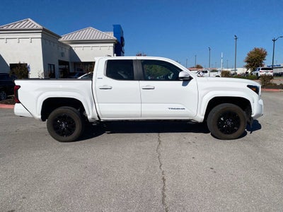 2025 Toyota Tacoma SR5 - 4WD / CLEAN CARFAX / ONE OWNER