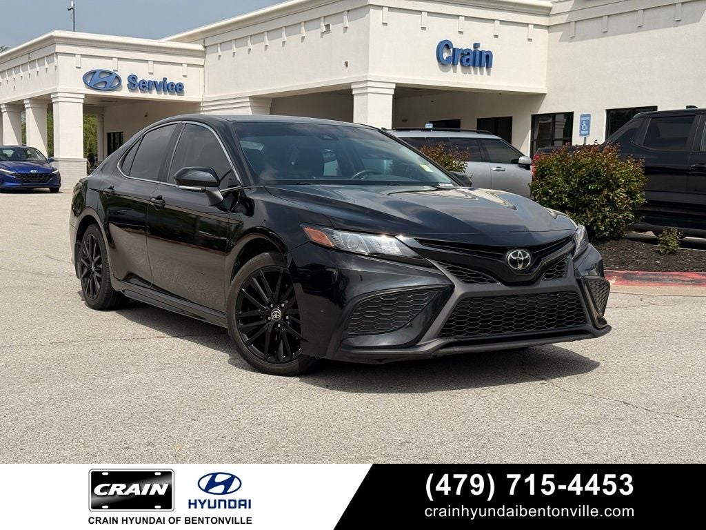 2022 Toyota Camry SE 1 OWNER / CLEAN CARFAX