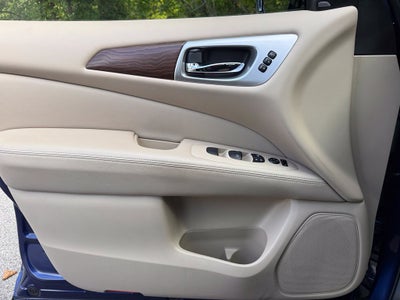 2017 Nissan Pathfinder Platinum - 4WD / DUAL SUNROOF / CLEAN CARFAX