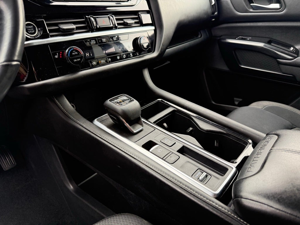 2022 Nissan Pathfinder SV 3 ROW SUV