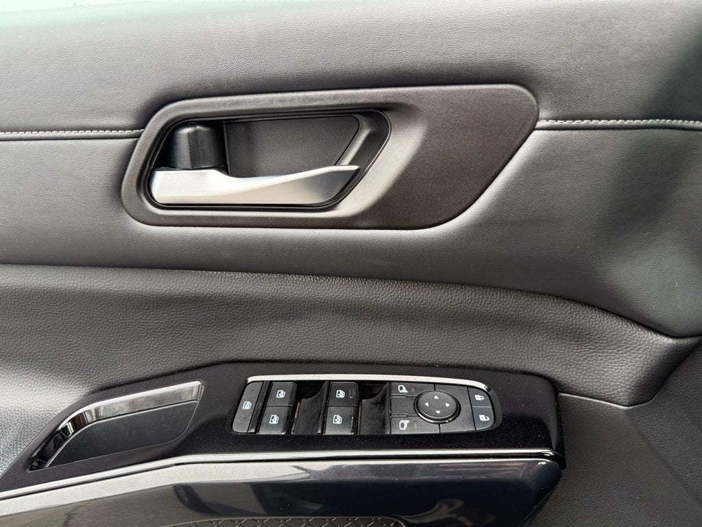 2022 Nissan Pathfinder SV 3 ROW SUV