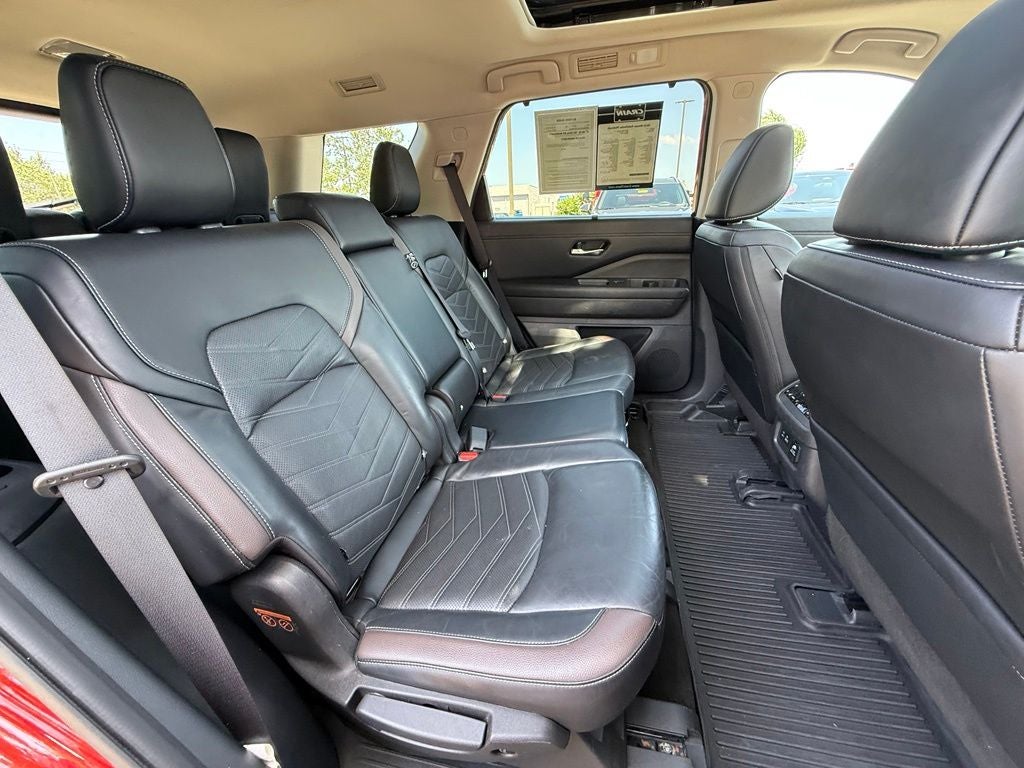 2023 Nissan Pathfinder Platinum