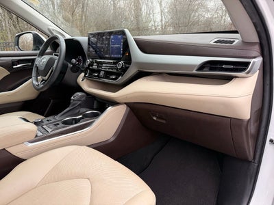 2022 Toyota Highlander Platinum