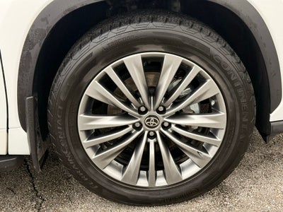 2022 Toyota Highlander Platinum
