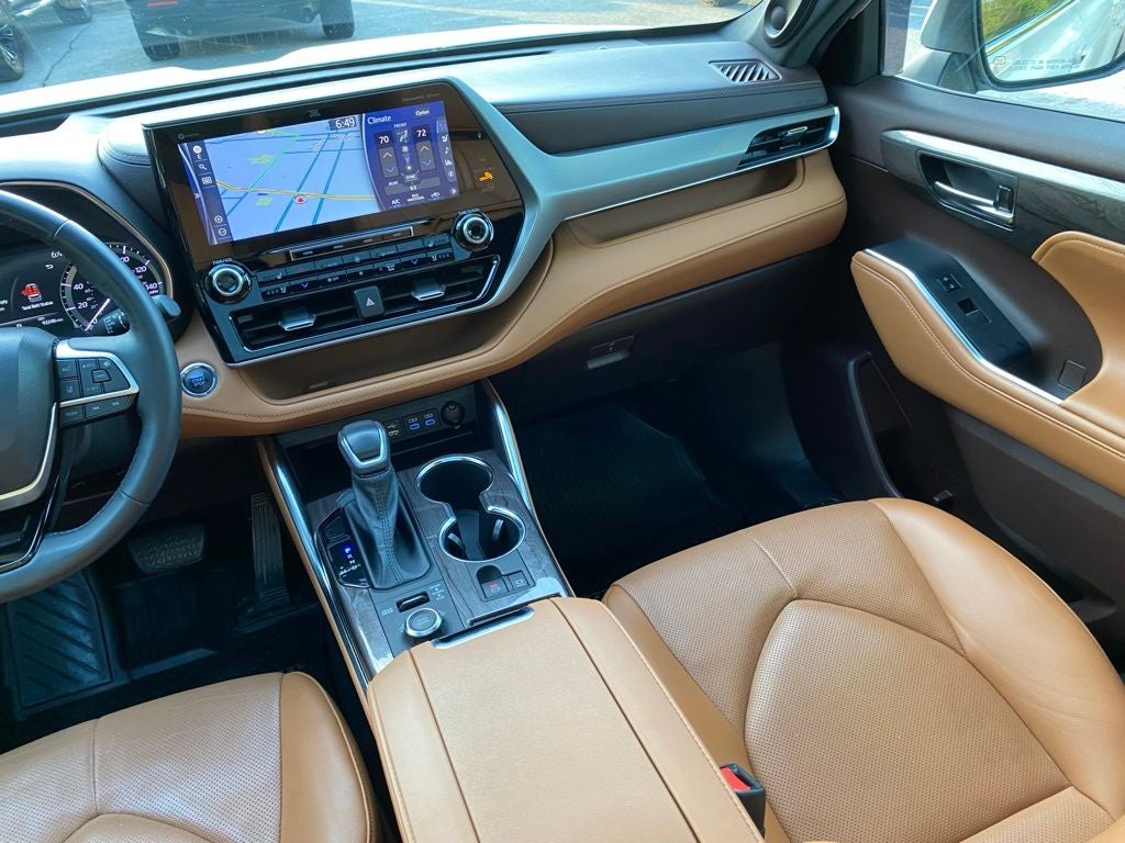 2022 Toyota Highlander Platinum