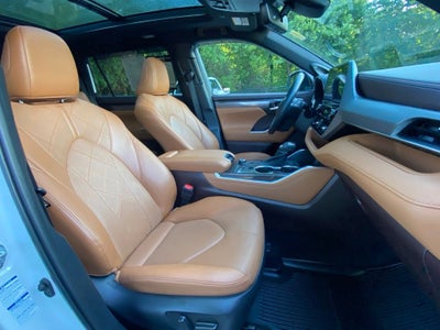 2022 Toyota Highlander Platinum