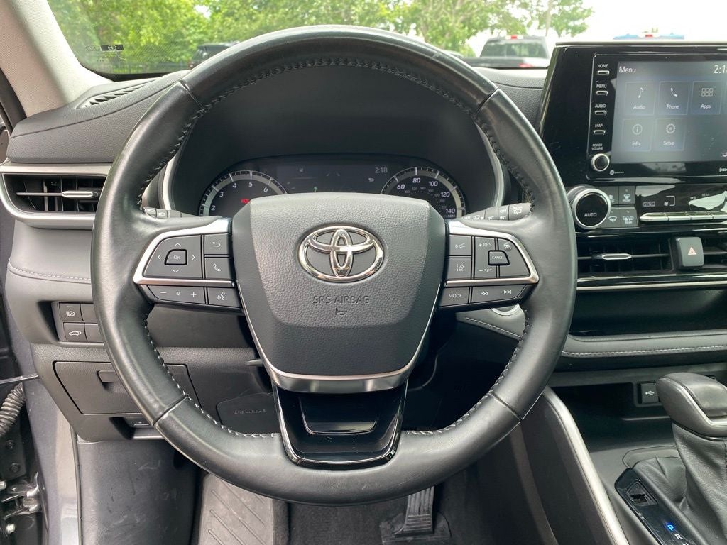 2021 Toyota Highlander XLE CLEAN CARFAX