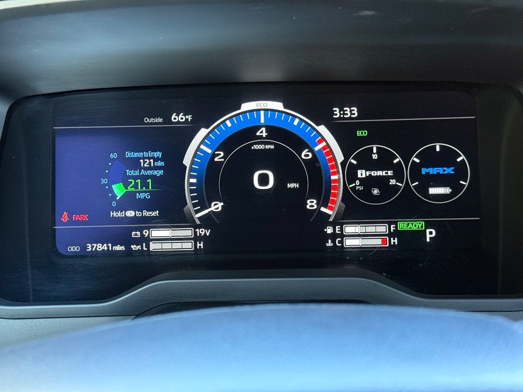 2025 Toyota Sequoia SR5 - 4WD / SUNROOF / CLEAN CARFAX