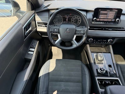2022 Mitsubishi Outlander Black Edition