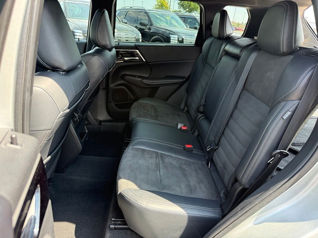 2022 Mitsubishi Outlander Black Edition