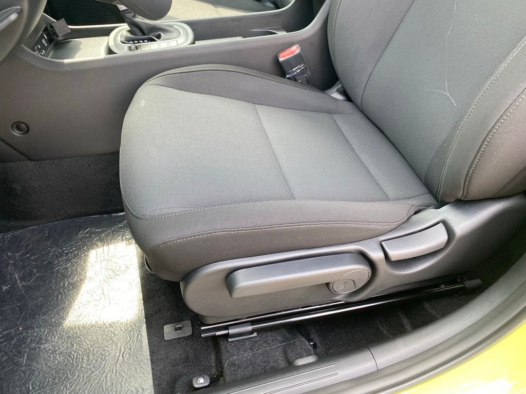 2027 Hyundai KONA SE