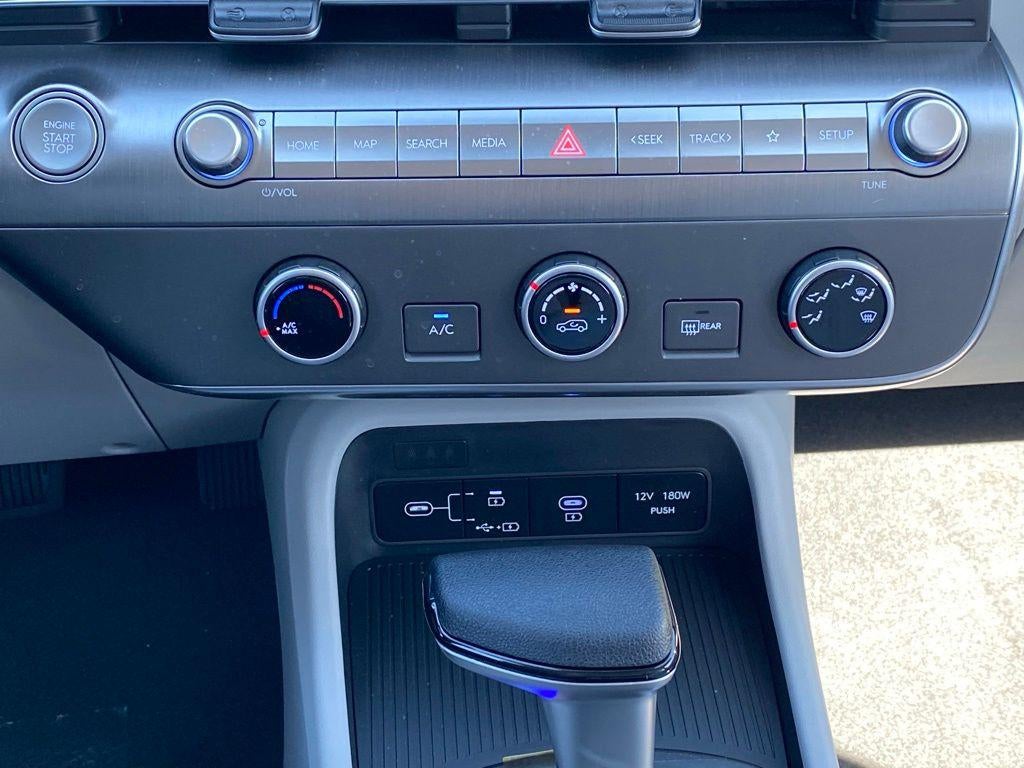 2026 Hyundai KONA SE FWD