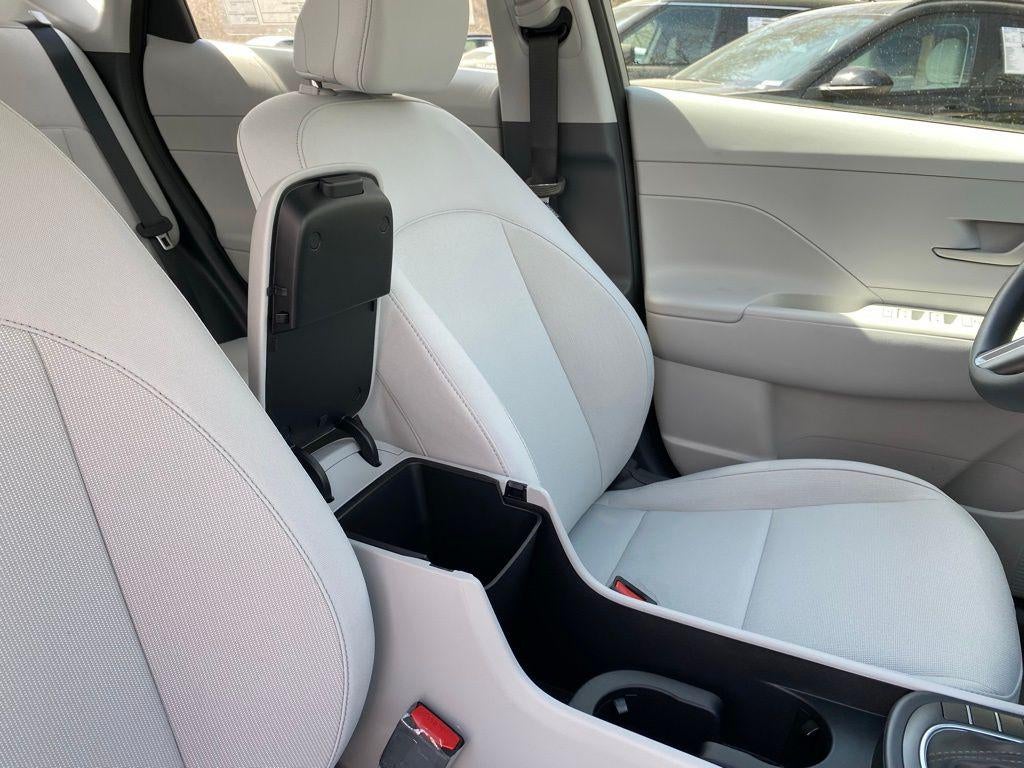 2026 Hyundai KONA SE FWD