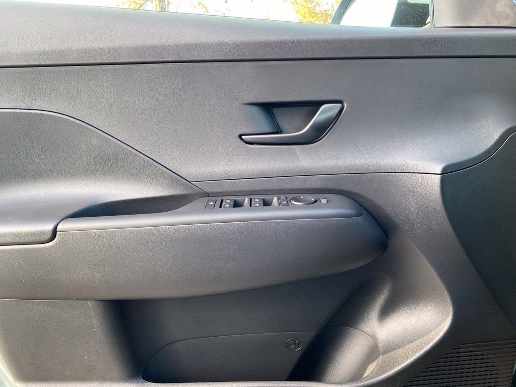 2027 Hyundai KONA SE