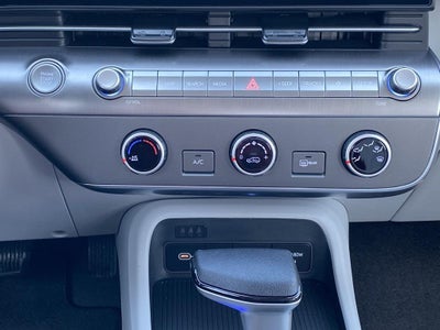 2026 Hyundai KONA SE AWD