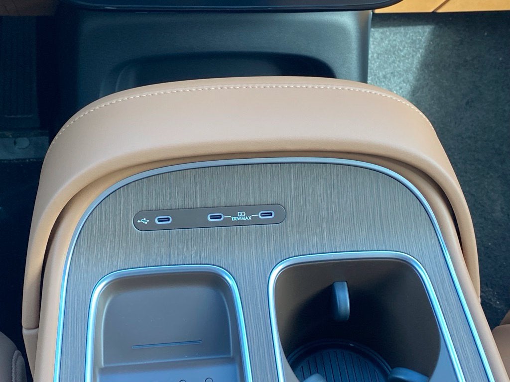 2027 Hyundai PALISADE SEL 7 Passenger