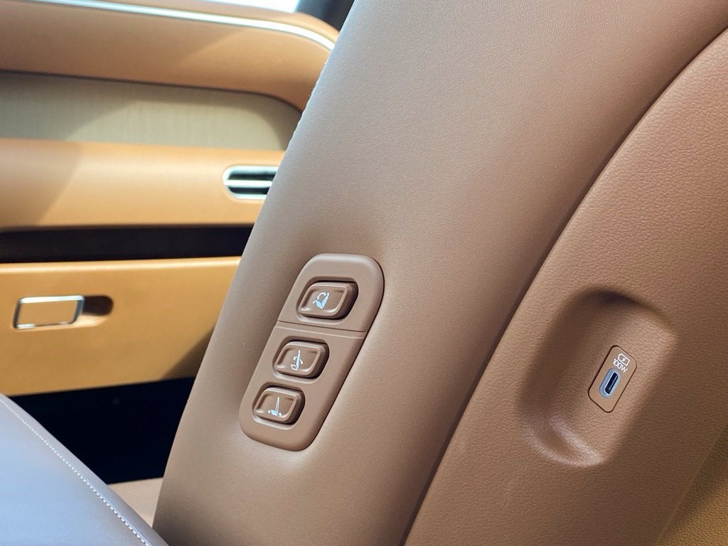 2027 Hyundai PALISADE SEL 7 Passenger